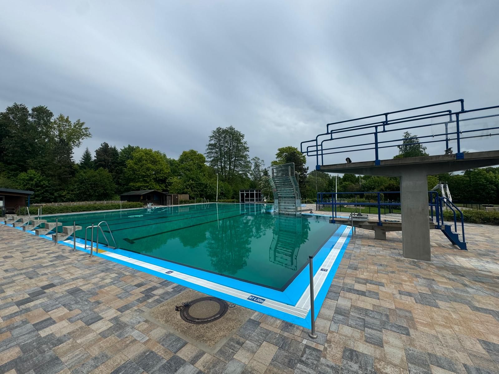 Schwimmerbecken nach der Sanierung
